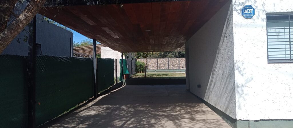 casa-con-piscina-y-95m2-cubiertos-en-la-granja-11