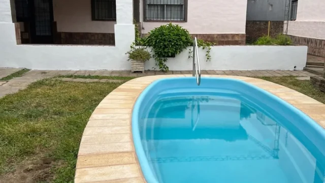 casa-con-departamento-independiente-y-piscina-en-barrio-norte-jesus-maria-03