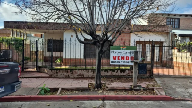 casa-con-departamento-independiente-y-piscina-en-barrio-norte-jesus-maria-06