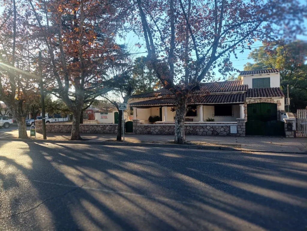 esquina-premium-jesus-maria-casa-4-dorm-doble-lote-04