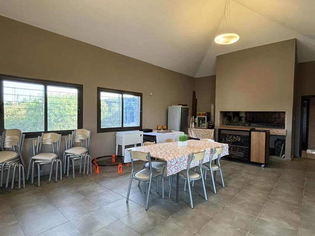 importante-propiedad-en-jesus-maria-a-metros-del-colegio-seminario-3-dorm-suite-y-terraza-08