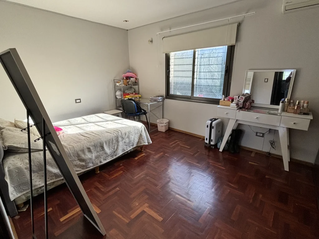 importante-propiedad-en-jesus-maria-a-metros-del-colegio-seminario-3-dorm-suite-y-terraza-15