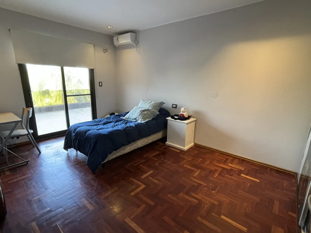 importante-propiedad-en-jesus-maria-a-metros-del-colegio-seminario-3-dorm-suite-y-terraza-16