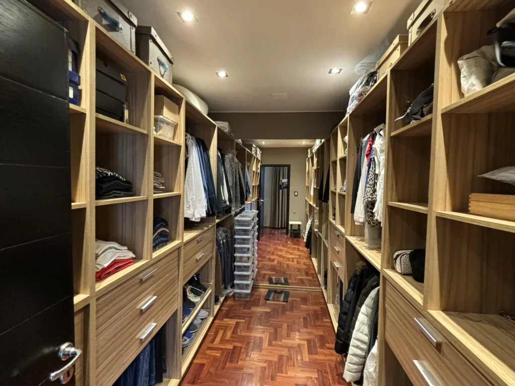 importante-propiedad-en-jesus-maria-a-metros-del-colegio-seminario-3-dorm-suite-y-terraza-17