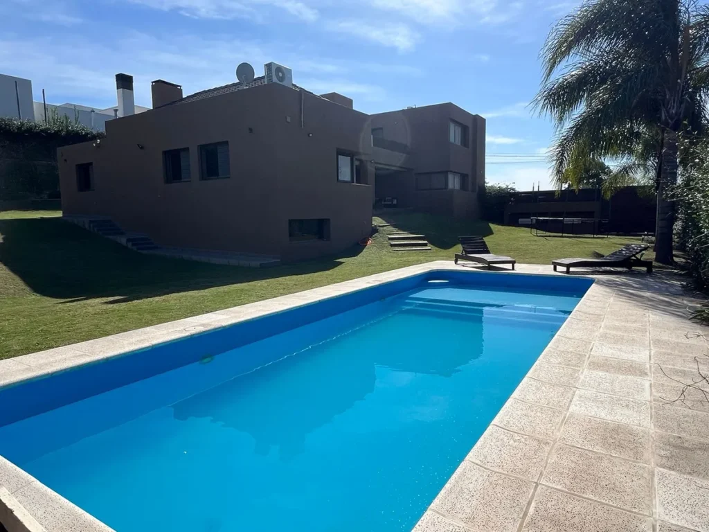 importante-propiedad-en-jesus-maria-a-metros-del-colegio-seminario-3-dorm-suite-y-terraza-28