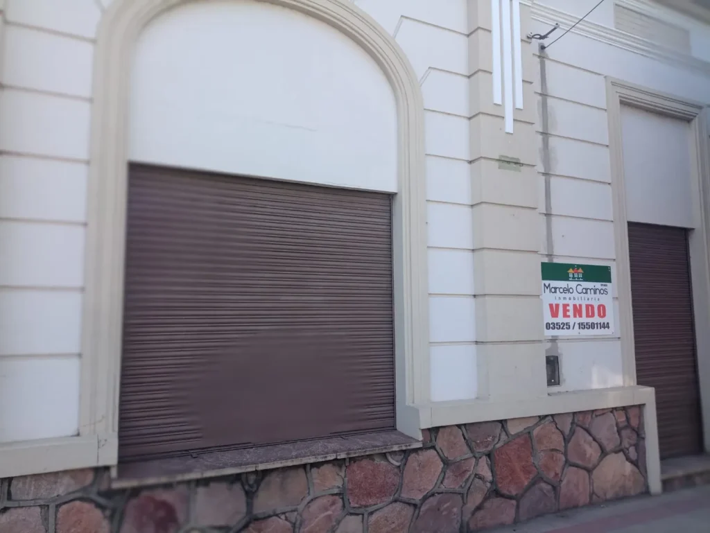 Imagen frontal de uno de los locales comerciales