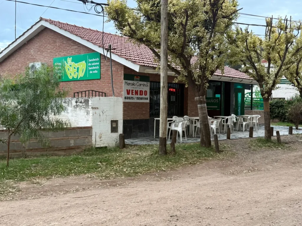 ruta-9-sinsacate-casa-con-locales-y-938-m2-terreno-01